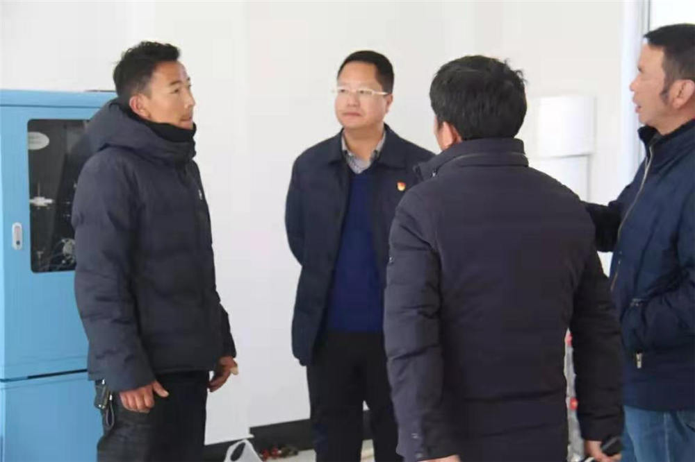 吉隆縣縣委副書記、縣長胡紅等領(lǐng)導(dǎo)班子進(jìn)行檢查和指導(dǎo)工作